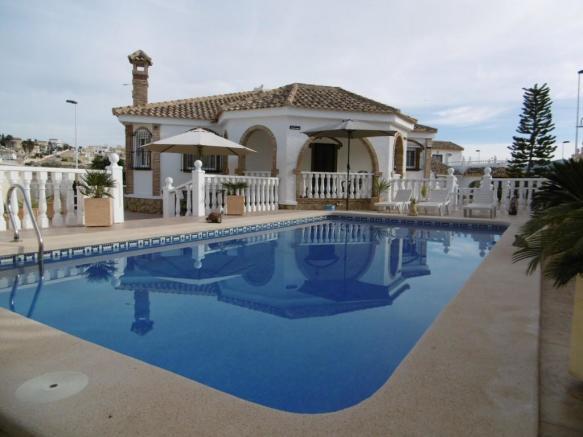 Cibeles villa style