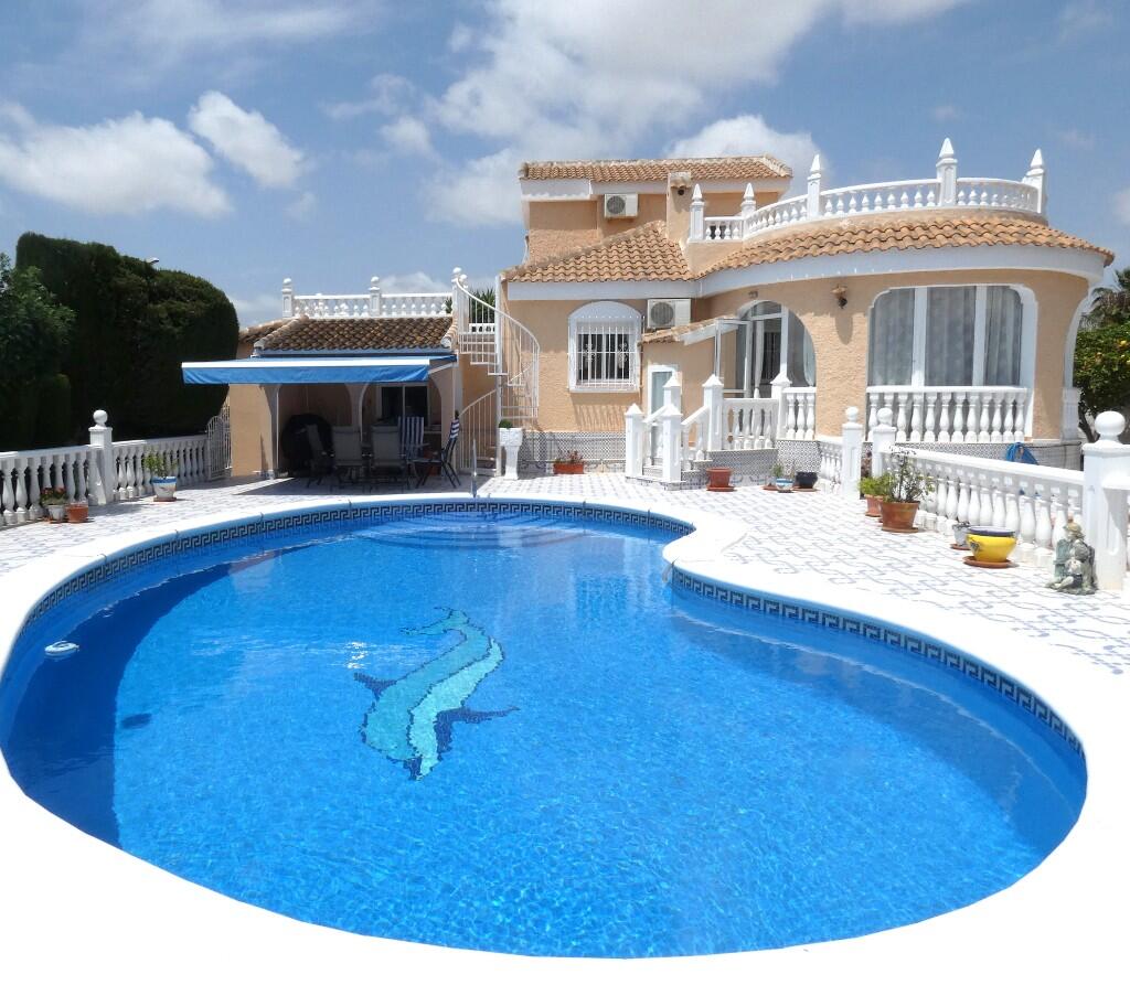 Neptuno Deluxe villa style