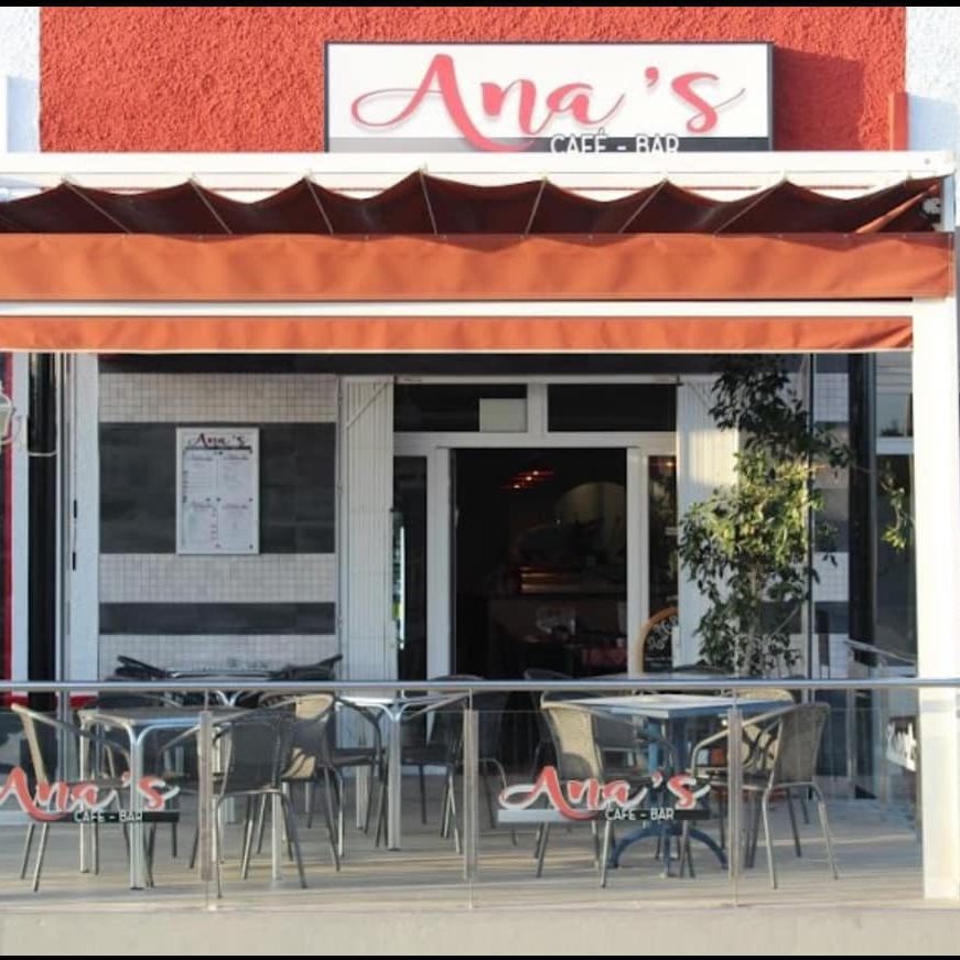 Ana's Café logo